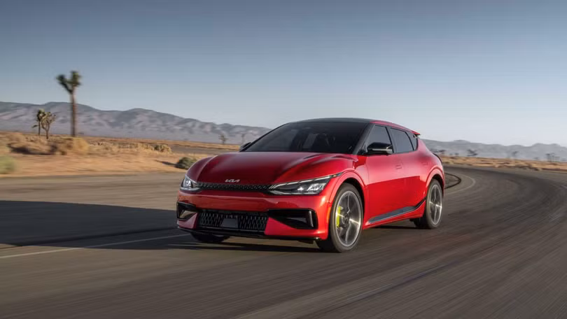 Kia EV6 2023 tăng giá mạnh, khởi điểm gần 50.000 USD