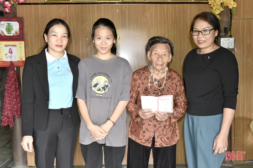 Tiếp sức cho học sinh nghèo ở TX Hồng Lĩnh đến trường