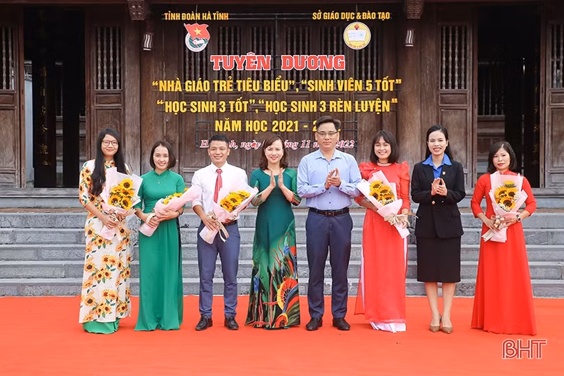 Hà Tĩnh tuyên dương 52 giáo viên trẻ, học sinh, sinh viên tiêu biểu