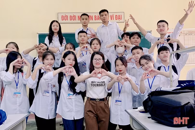 Nơi trường là nhà, thầy cô là cha mẹ