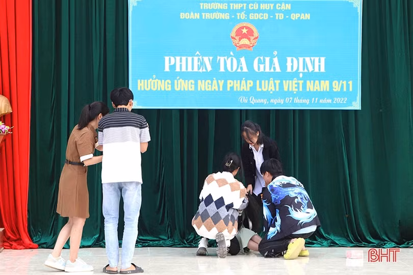 Đưa tình huống pháp lý đến gần hơn với học sinh Hà Tĩnh