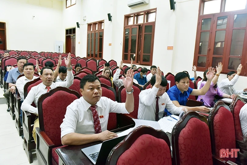 HĐND huyện Hương Khê có chủ tịch mới