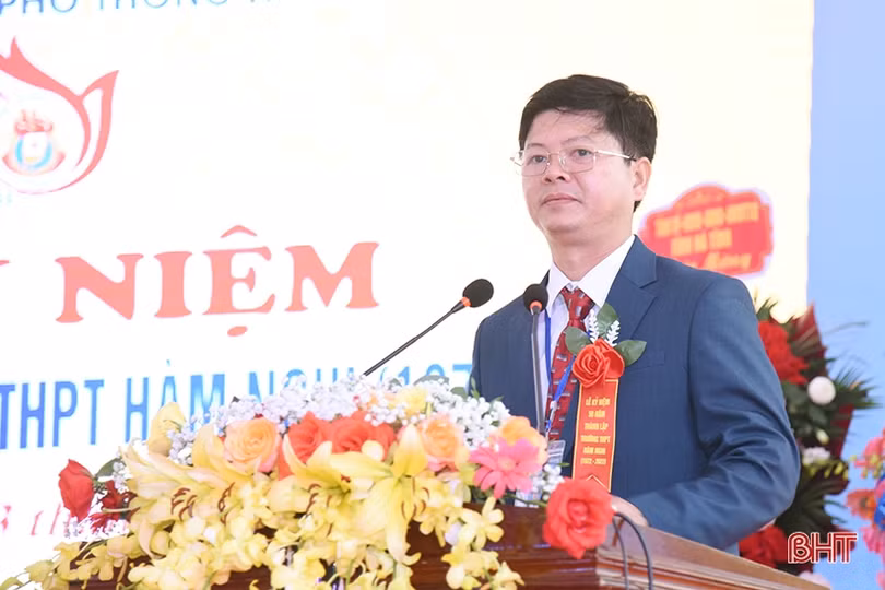 Lãnh đạo tỉnh Hà Tĩnh dự lễ kỷ niệm thành lập các trường THPT