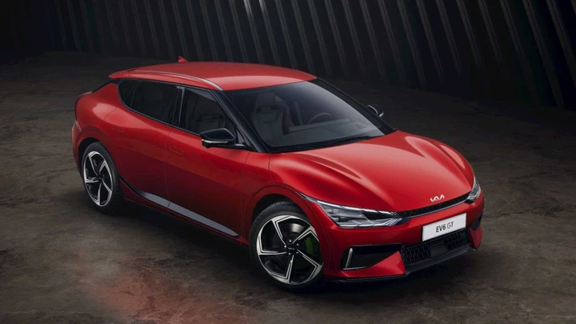 Kia EV6 2023 tăng giá mạnh, khởi điểm gần 50.000 USD