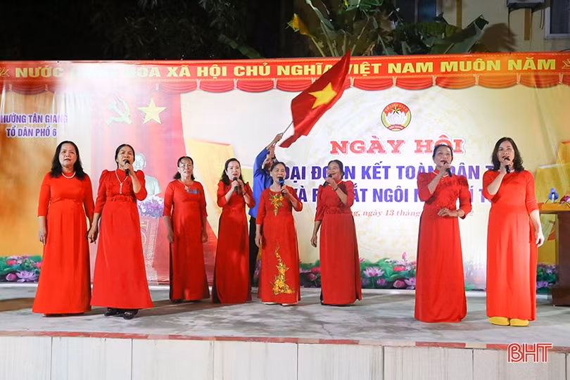 Nhân dân thành phố Hà Tĩnh vui Ngày hội Đại đoàn kết