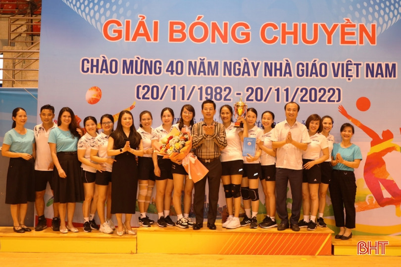 Sôi nổi giải bóng chuyền ngành Giáo dục & Đào tạo TP Hà Tĩnh