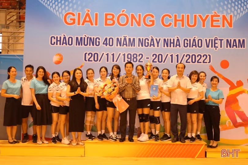 Sôi nổi giải bóng chuyền ngành Giáo dục & Đào tạo TP Hà Tĩnh