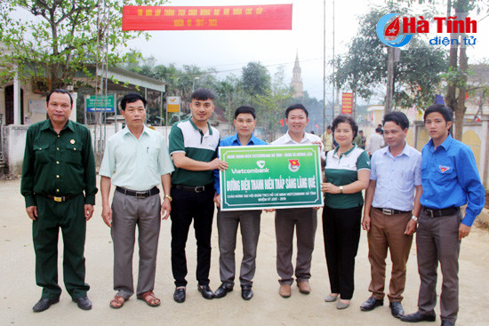 doan thanh nien vietcombank ban giao cac cong trinh thanh nien