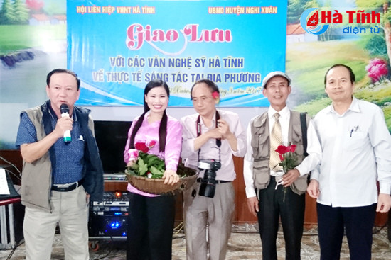 cuoi nghieng nga voi hoat canh vi giam tinh anh nhiep anh