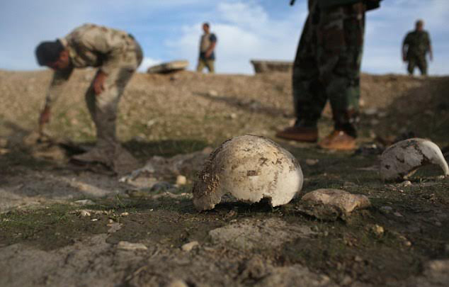 the gioi ngay qua phat hien ho chon 500 nan nhan cua is o iraq