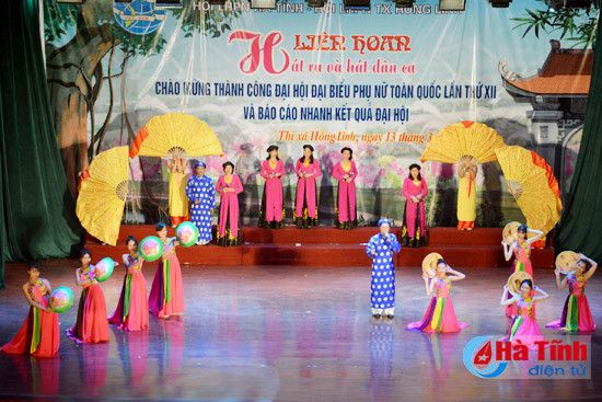 lien hoan hat ru va hat dan ca mung thanh cong dai hoi phu nu toan quoc