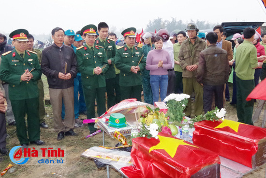 quy tap an tang hai cot 2 liet sy vua tim duoc o cam xuyen