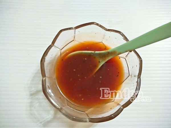 10 phut lam trung cut sot chua ngot don gian ngon com