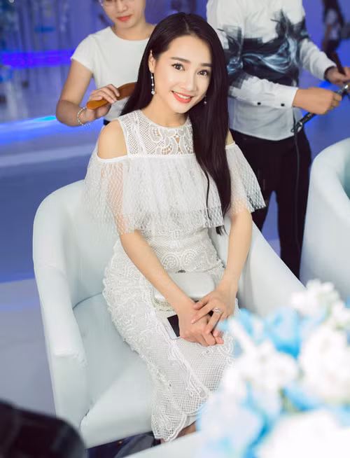 10 my nhan viet mac dep nhat tuan