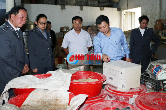 ha tinh dinh chi hoat dong co so san xuat ruou quy mo lon
