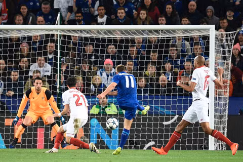 leicester viet tiep chuyen co tich o champions league