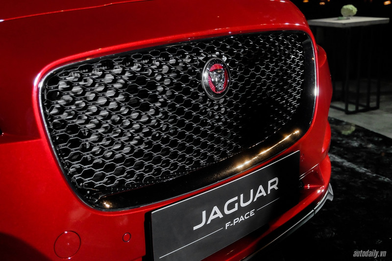 Chi tiết SUV hạng sang Jaguar F-PACE vừa ra mắt tại Việt Nam ảnh 2 chi tiet suv hang sang jaguar f pace vua ra mat tai viet nam