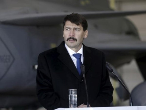 the gioi noi bat trong tuan tho nhi ky cat quan he ngoai giao voi ha lan