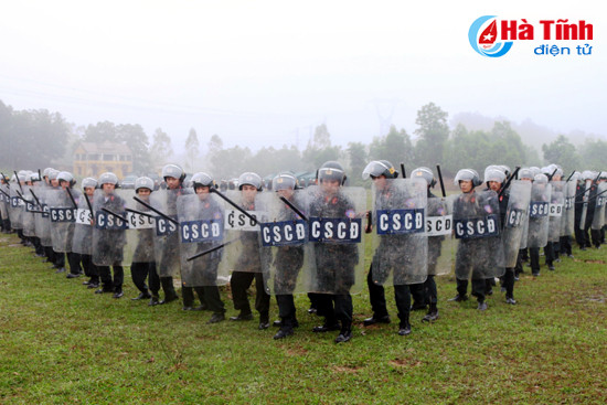 canh sat co dong dam bao san sang chien dau moi tinh huong