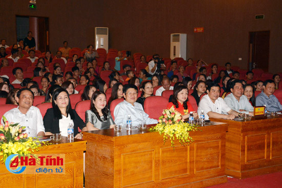 lien hoan hat ru va hat dan ca mung thanh cong dai hoi phu nu toan quoc