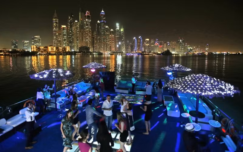 cuoc song o dubai diem den yeu thich cua gioi sieu giau