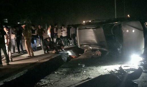 cong an no sung bat doi tuong van chuyen 100 banh heroin