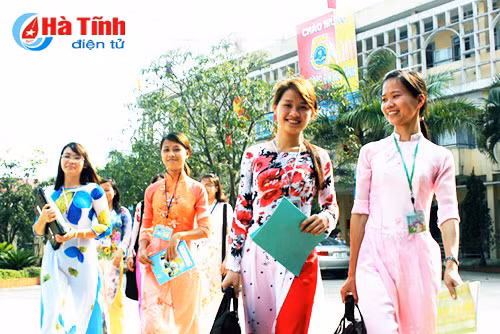 dai hoc ha tinh gioi thieu tu lieu lich su nhan ngay thanh lap truong