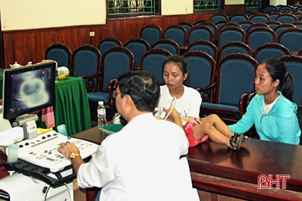 250 trẻ em huyện Kỳ Anh được khám tim miễn phí