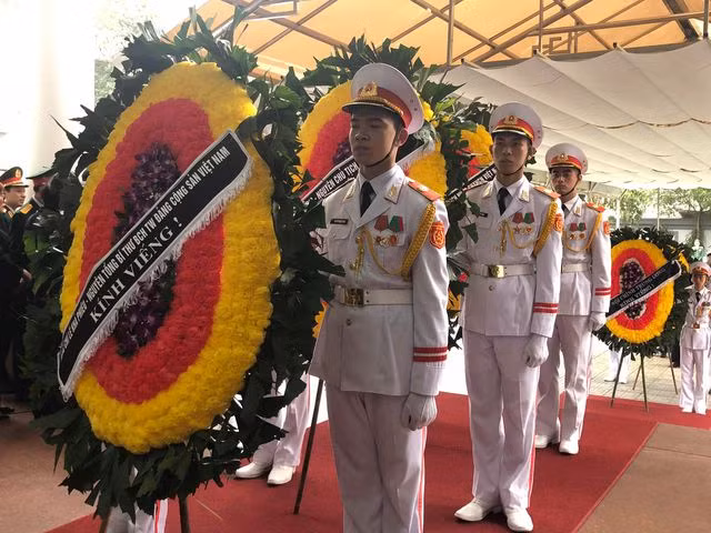 Lãnh đạo Đảng, Nhà nước dâng hương viếng Trung tướng Đồng Sỹ Nguyên