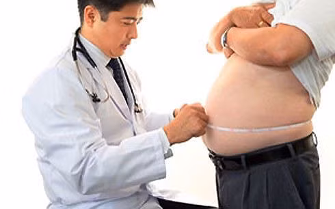 Ngủ trưa ngay sau khi ăn, dễ mắc ung thư, hại tim, tăng đột quỵ