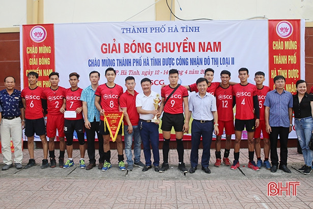 Thạch Bình nhất Giải Bóng chuyền nam TP Hà Tĩnh
