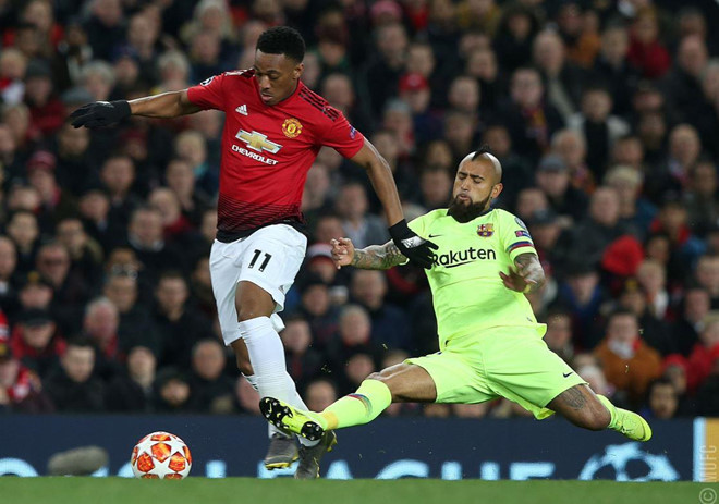 Luke Shaw phản lưới, MU thua Barca trên sân nhà, Ronaldo ghi bàn, Juventus hòa Ajax trên sân khách ảnh 2 Luke Shaw phản lưới, MU thua Barca trên sân nhà, Ronaldo ghi bàn, Juventus hòa Ajax trên sân khách