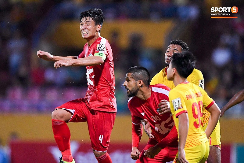 Trung vệ quê Hà Tĩnh có bàn thắng thứ 2 ở V.League 2019