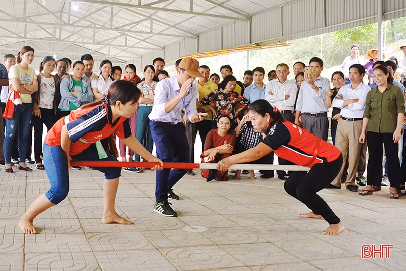Người dân Hà Tĩnh thành kính tưởng nhớ các Vua Hùng