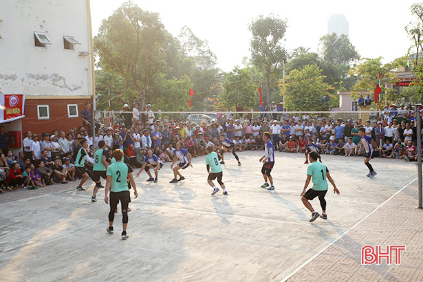 Thạch Bình nhất Giải Bóng chuyền nam TP Hà Tĩnh