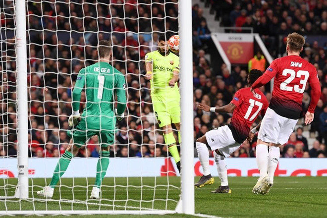 Luke Shaw phản lưới, MU thua Barca trên sân nhà, Ronaldo ghi bàn, Juventus hòa Ajax trên sân khách ảnh 1 Luke Shaw phản lưới, MU thua Barca trên sân nhà, Ronaldo ghi bàn, Juventus hòa Ajax trên sân khách