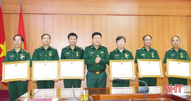 Trao Huân chương Bảo vệ Tổ quốc cho 12 CBCS Biên phòng Hà Tĩnh