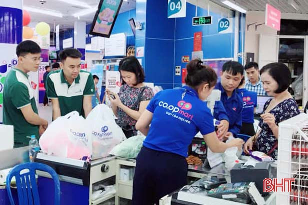Vietcombank doanh thu 300 triệu đồng sau 2 ngày liên kết bán hàng tại Co.opmart
