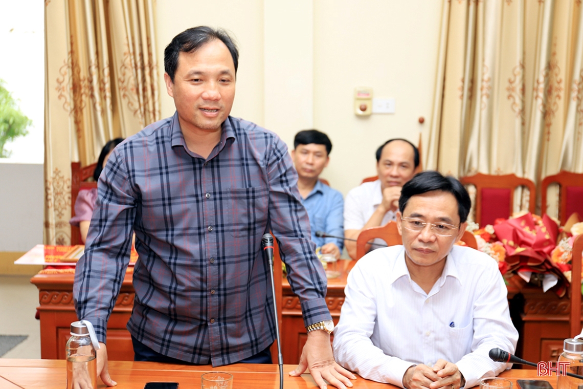 Lãnh đạo tỉnh dự lễ tiếp nhận 100 tivi trị giá 2 tỷ đồng hỗ trợ các trường học ở Hương Sơn