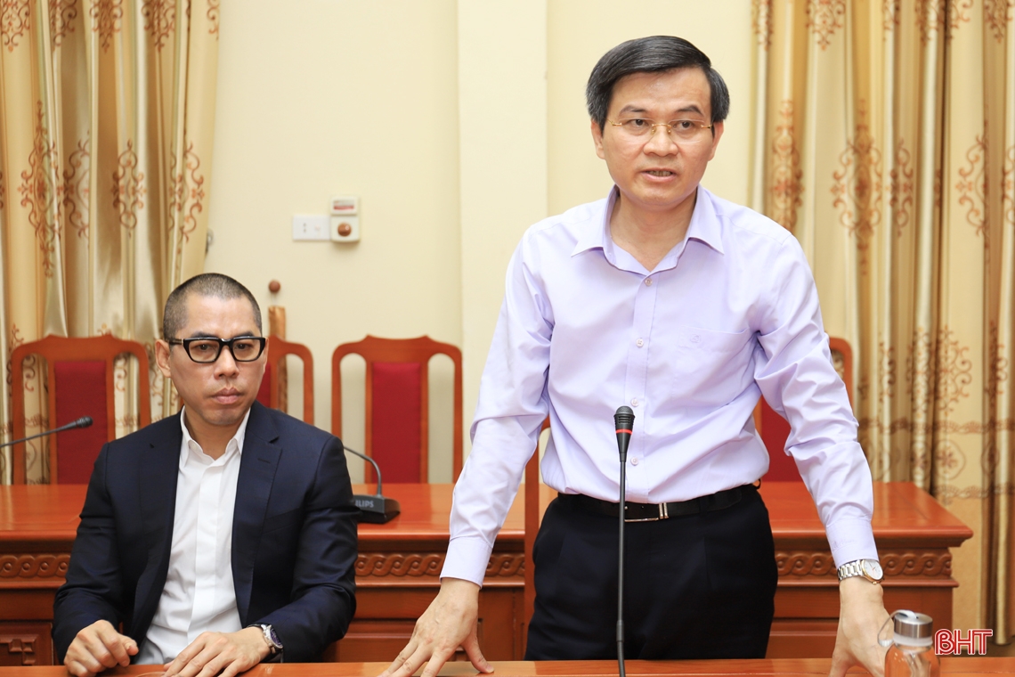 Lãnh đạo tỉnh dự lễ tiếp nhận 100 tivi trị giá 2 tỷ đồng hỗ trợ các trường học ở Hương Sơn