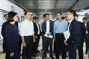 Chủ tịch UBND tỉnh kiểm tra hoạt động đầu tư tại một số khu, cụm công nghiệp