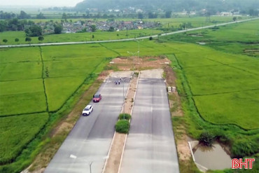 Vì sao đường vành đai TX Hồng Lĩnh thi công xong “đắp chiếu”?