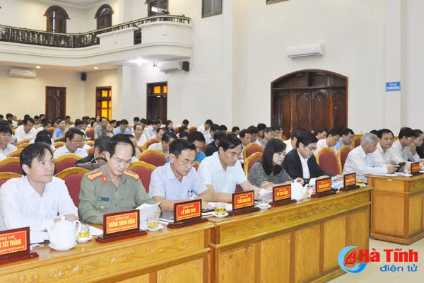 nghi quyet ve tai dinh cu gpmb giup on dinh dan sinh thu hut nguon luc dau tu