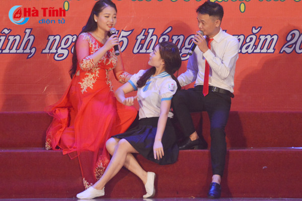 hay hanh dong de cham dut xam hai tinh duc phu nu va tre em gai