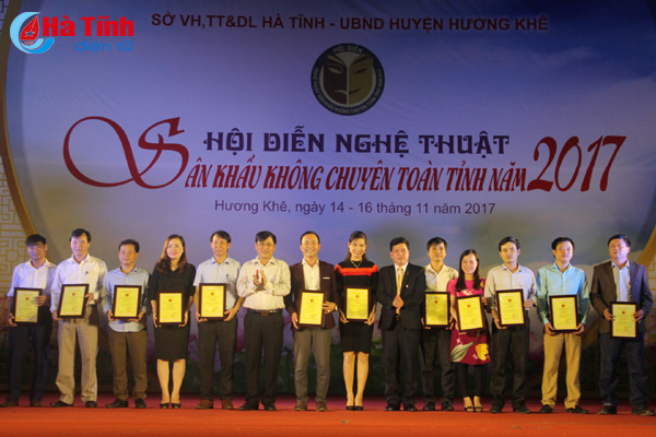 khep lai hoi dien nghe thuat san khau khong chuyen toan tinh