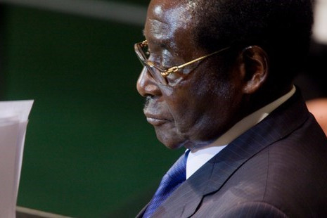 zimbabwe dang cam quyen keu goi tong thong mugabe tu chuc