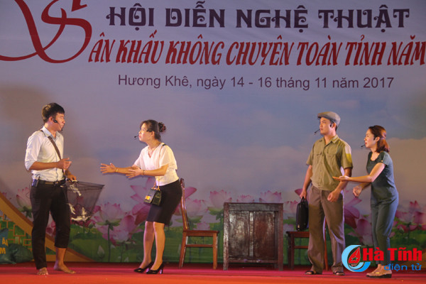 khep lai hoi dien nghe thuat san khau khong chuyen toan tinh