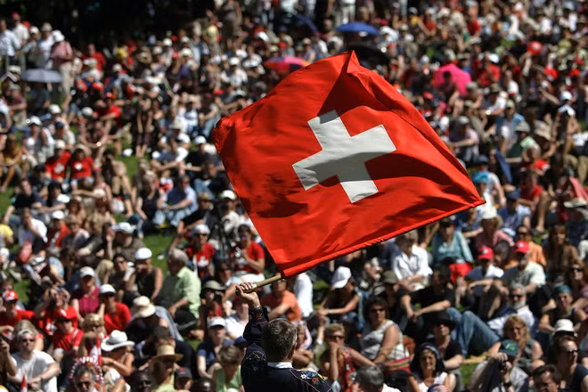 nguoi thuy sy van giau nhat the gioi 8 8 dan so la trieu phu