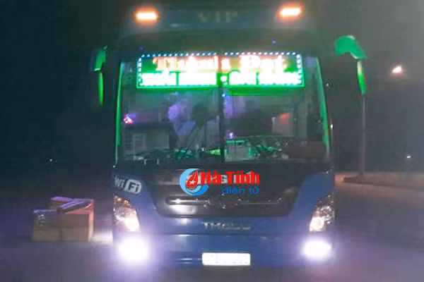 xich xe khach cho hon tan thit meo dong lanh khong ro nguon goc