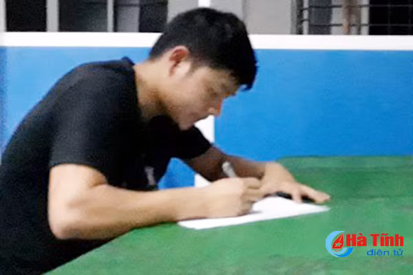 xich xe khach cho hon tan thit meo dong lanh khong ro nguon goc